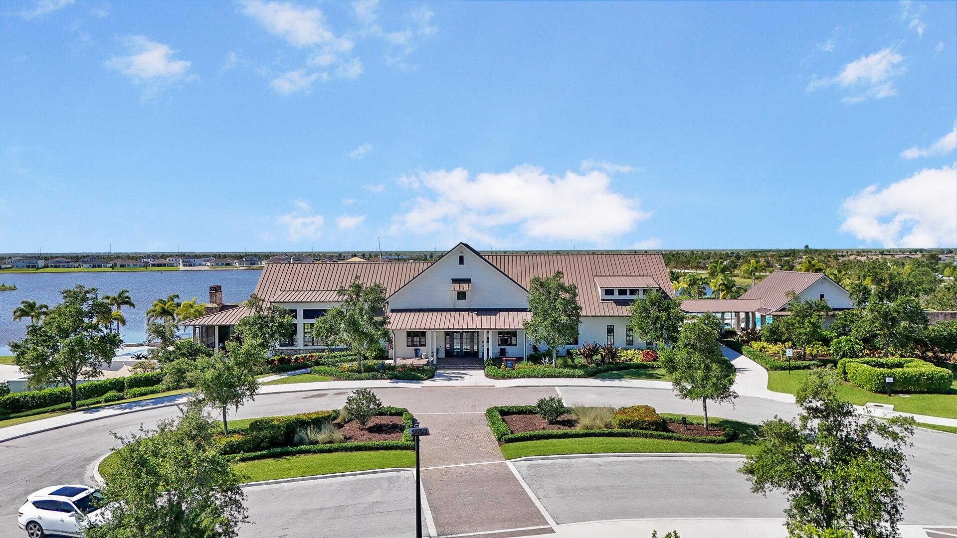 864 Sterling Pine Place, Loxahatchee