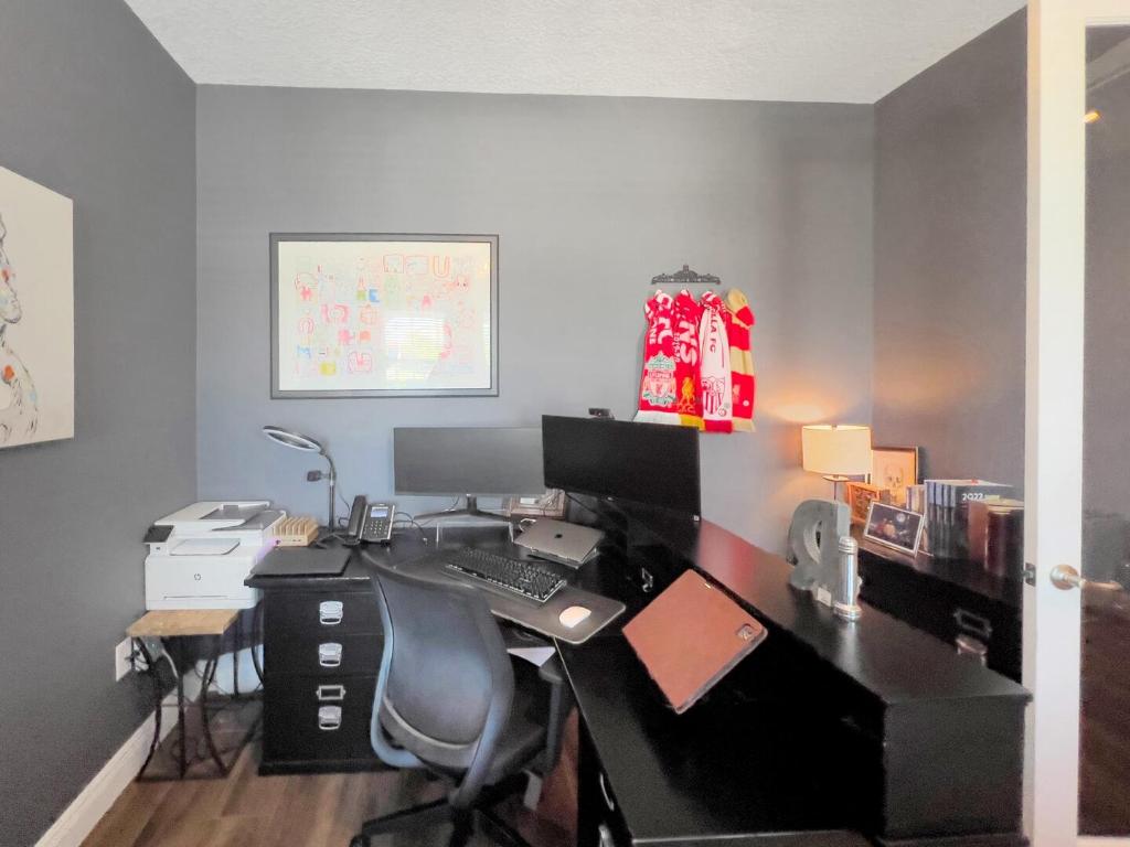 864 Sterling Pine Place, Loxahatchee