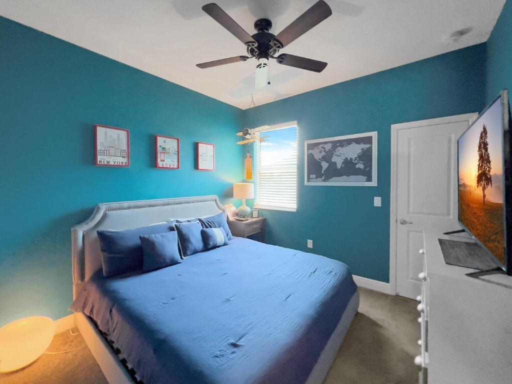 864 Sterling Pine Place, Loxahatchee