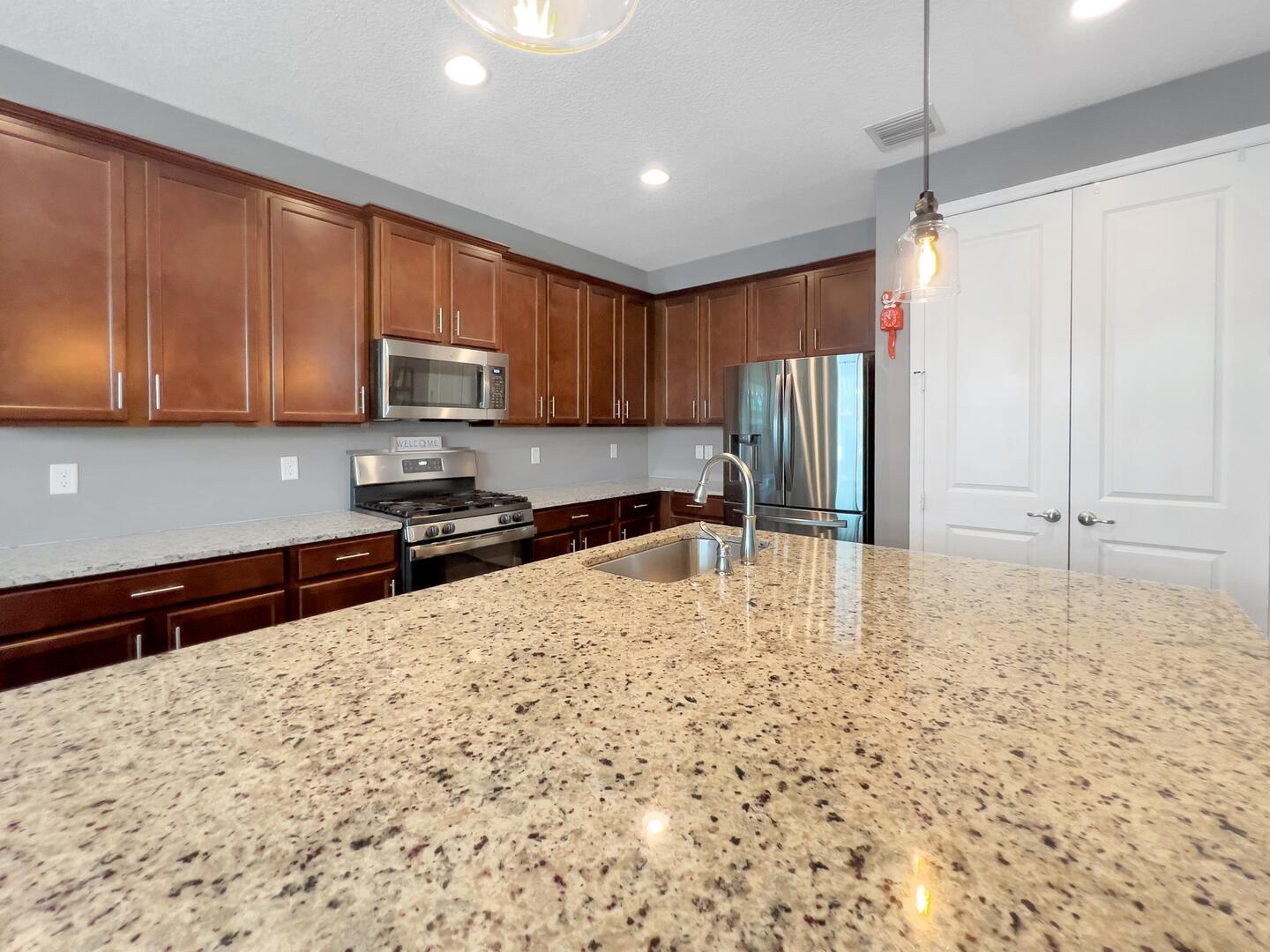 864 Sterling Pine Place, Loxahatchee