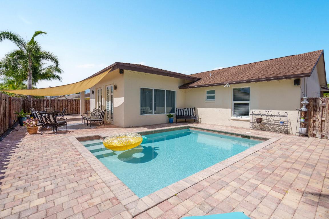 738 NW 42nd Way, Deerfield Beach