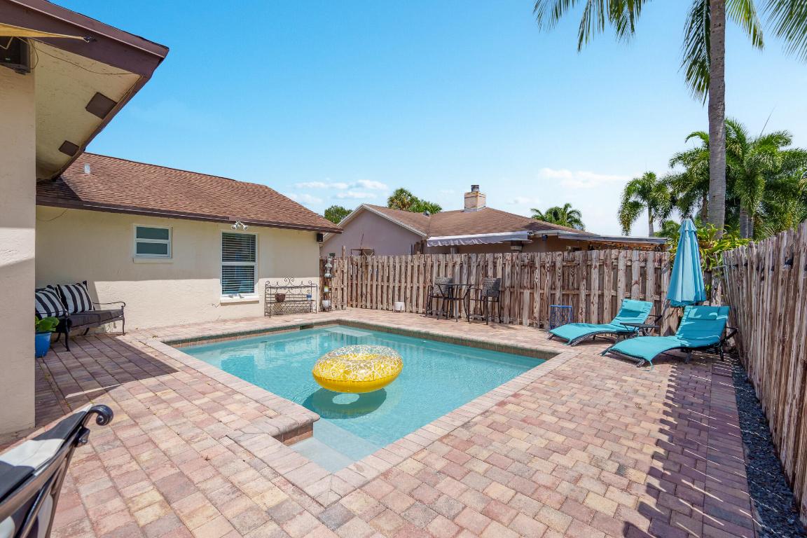 738 NW 42nd Way, Deerfield Beach