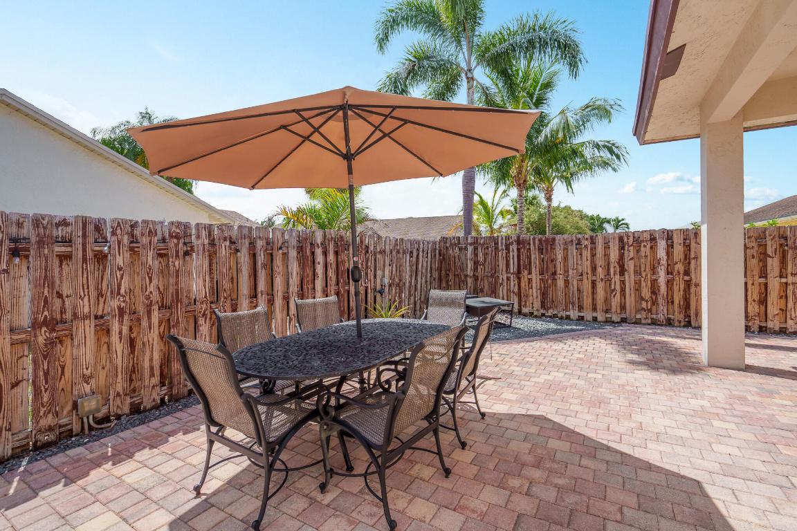 738 NW 42nd Way, Deerfield Beach