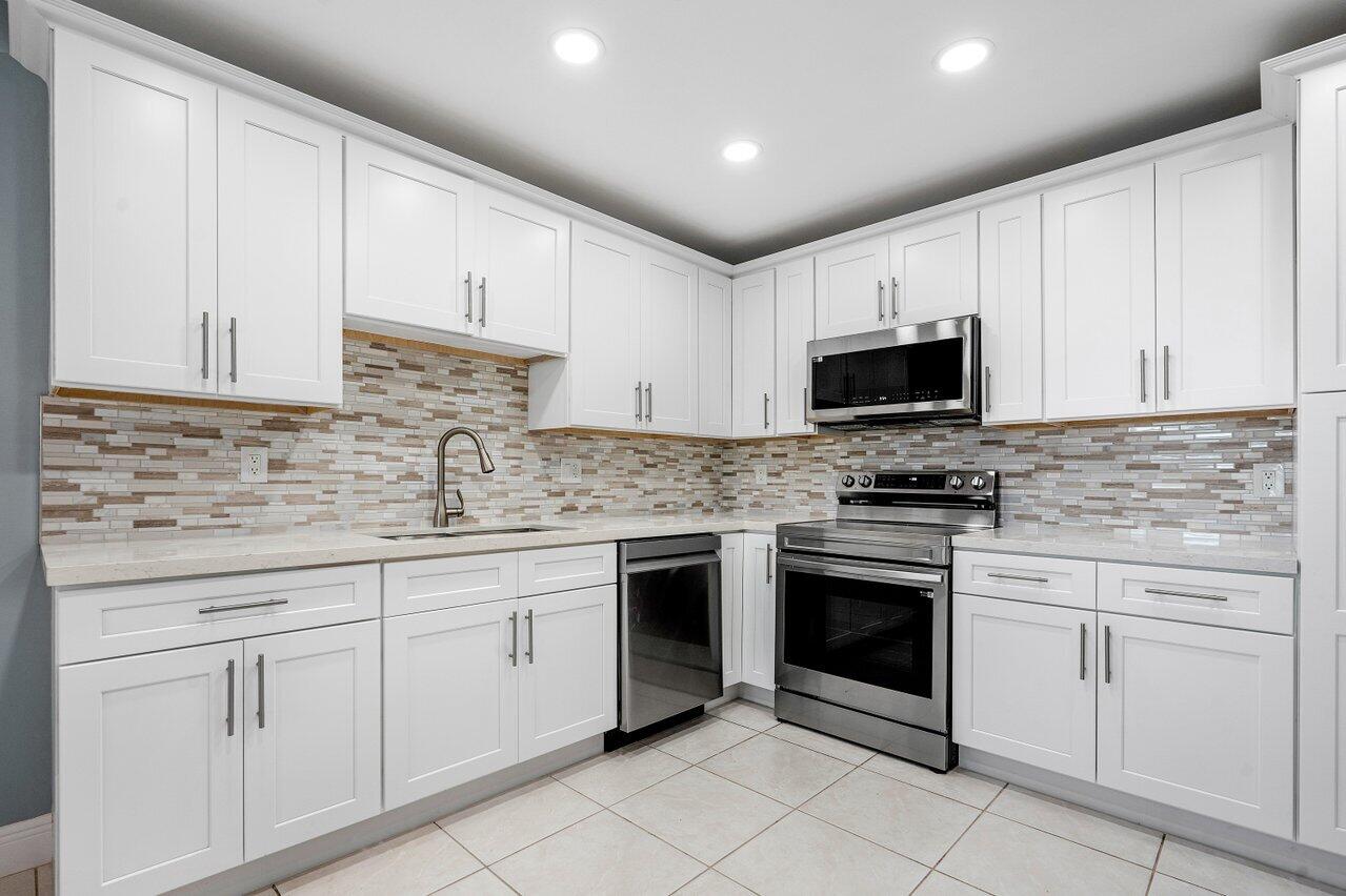 1740 NW 19th Terrace 204