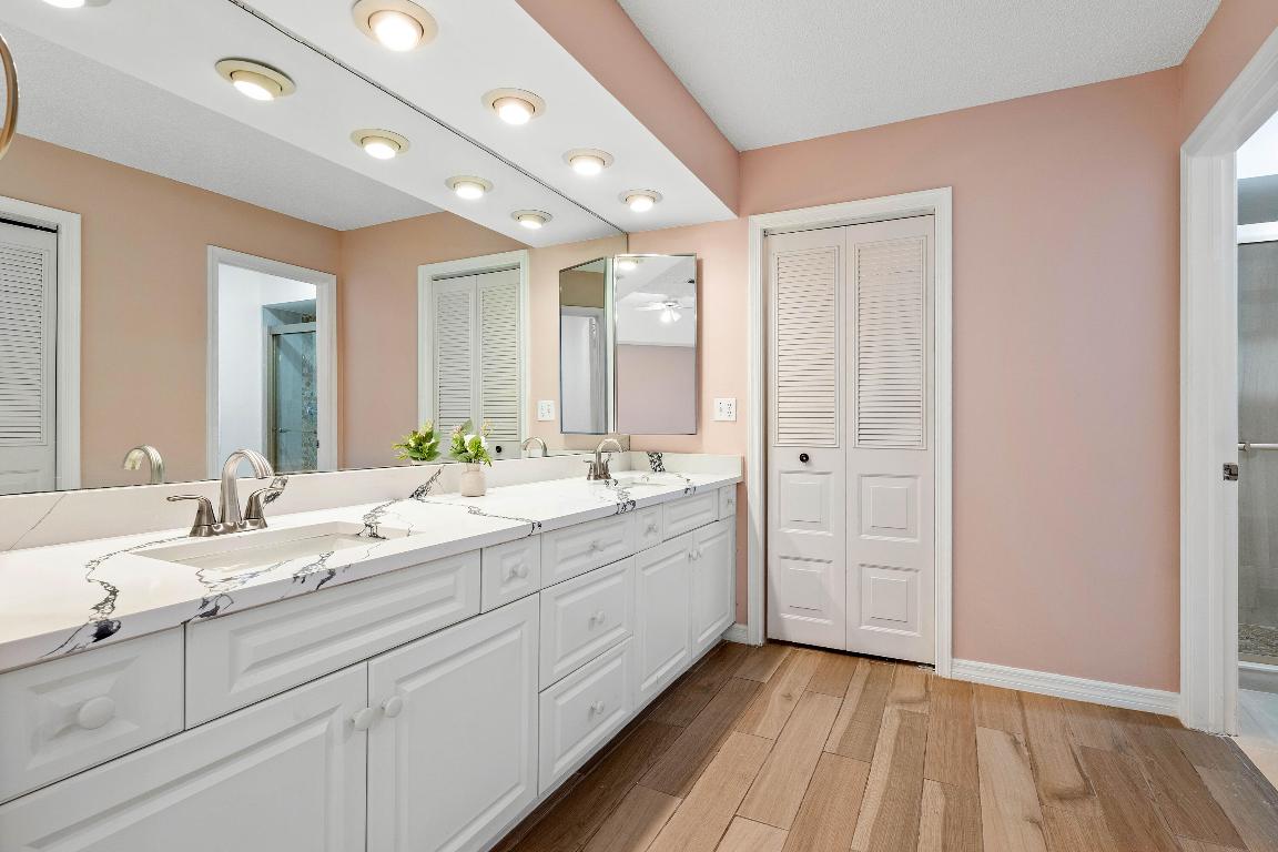 4 Atrium Circle A, Atlantis Unit: A