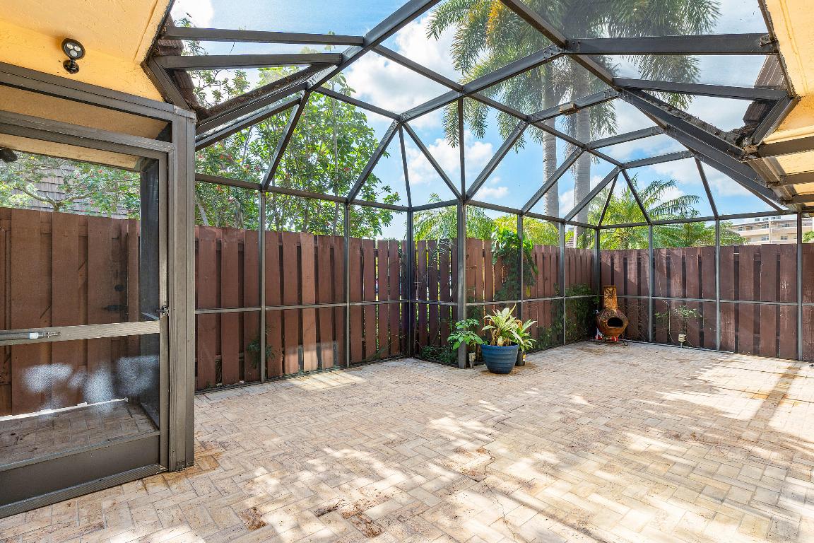 4 Atrium Circle A, Atlantis Unit: A