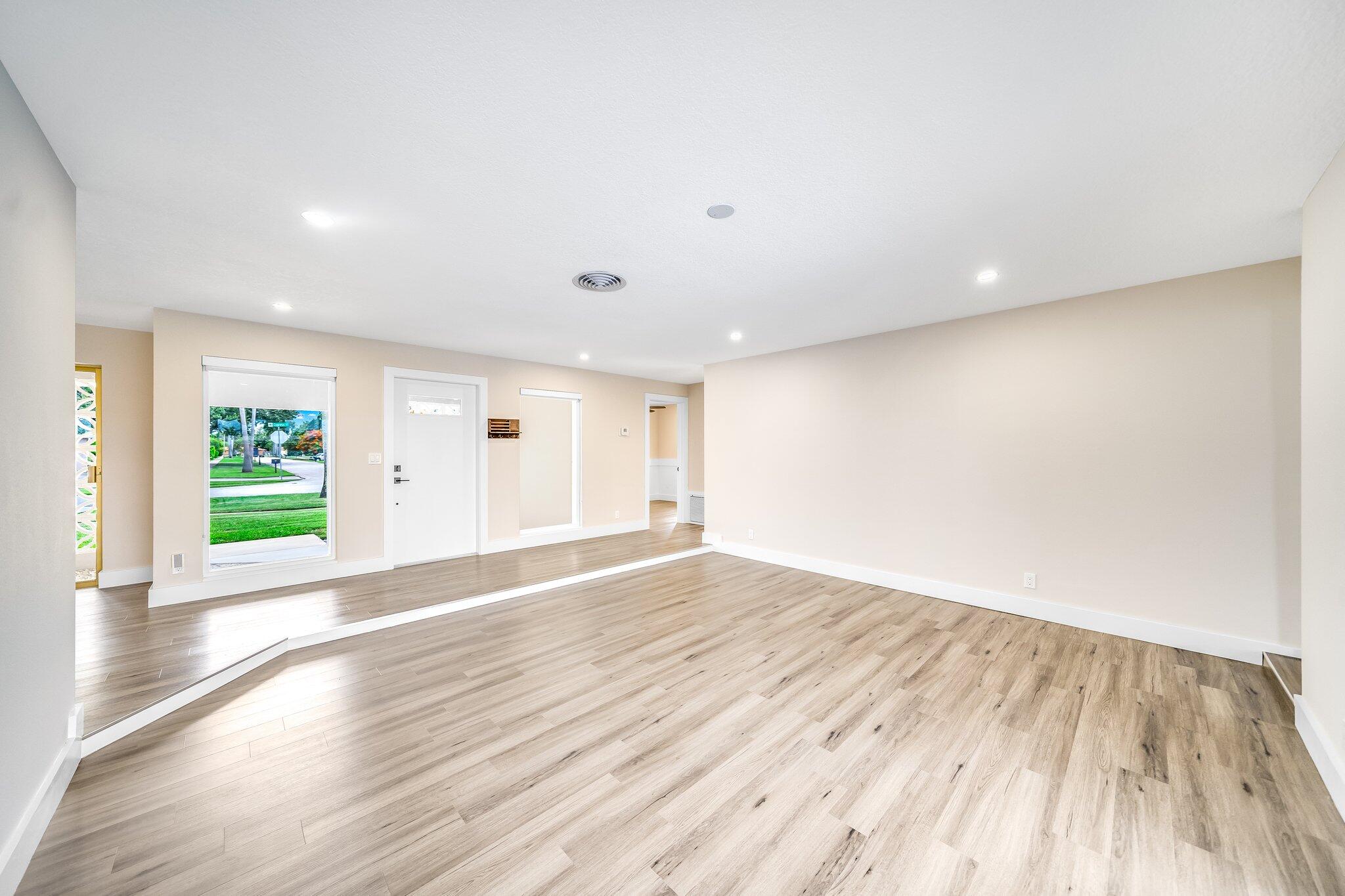 313 Cypress Lane, Palm Springs