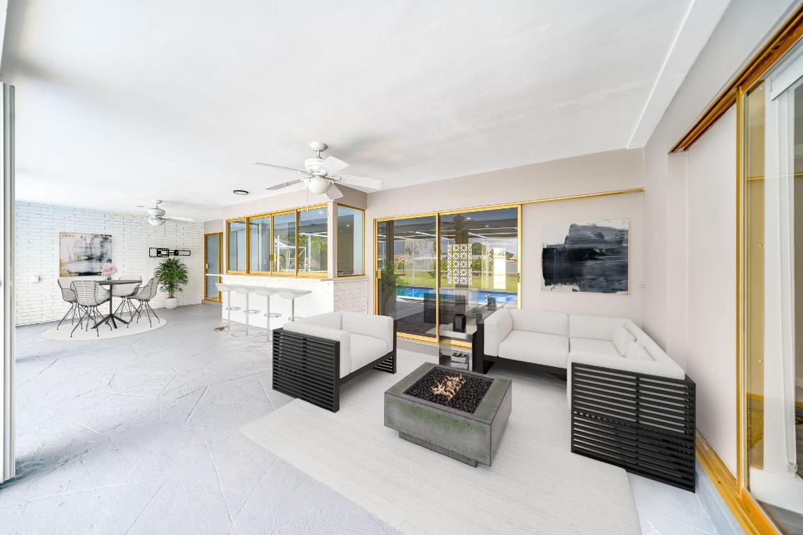 313 Cypress Lane, Palm Springs