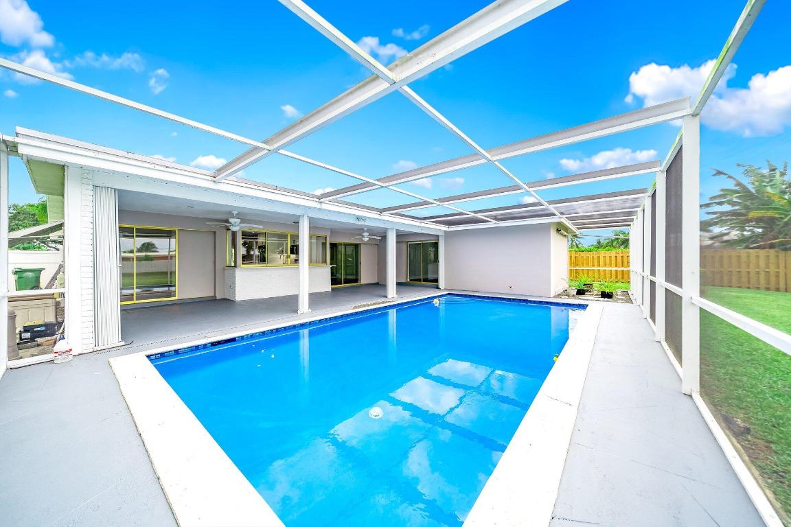 313 Cypress Lane, Palm Springs