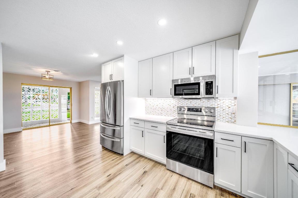 313 Cypress Lane, Palm Springs