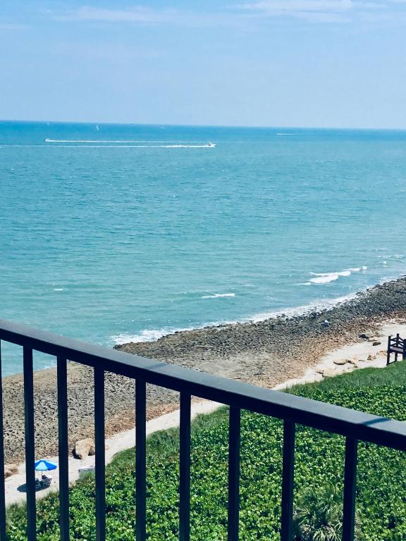 4200 N Ocean Drive 1-902