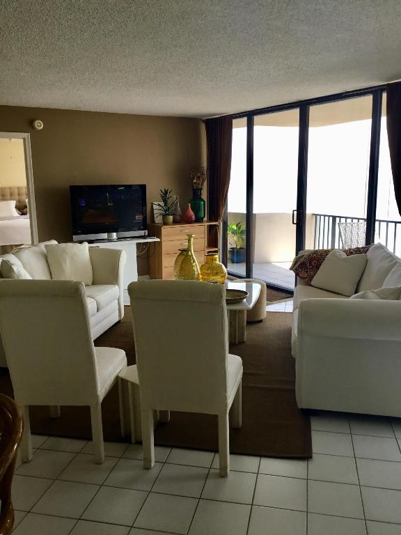 4200 N Ocean Drive 1-902