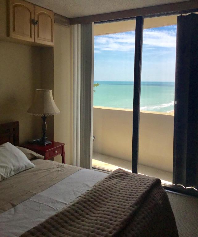 4200 N Ocean Drive 1-902