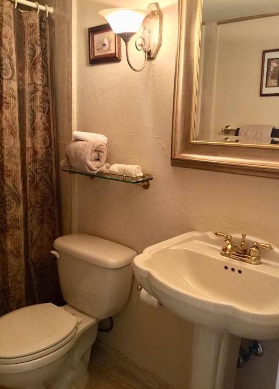 4200 N Ocean Drive 1-902