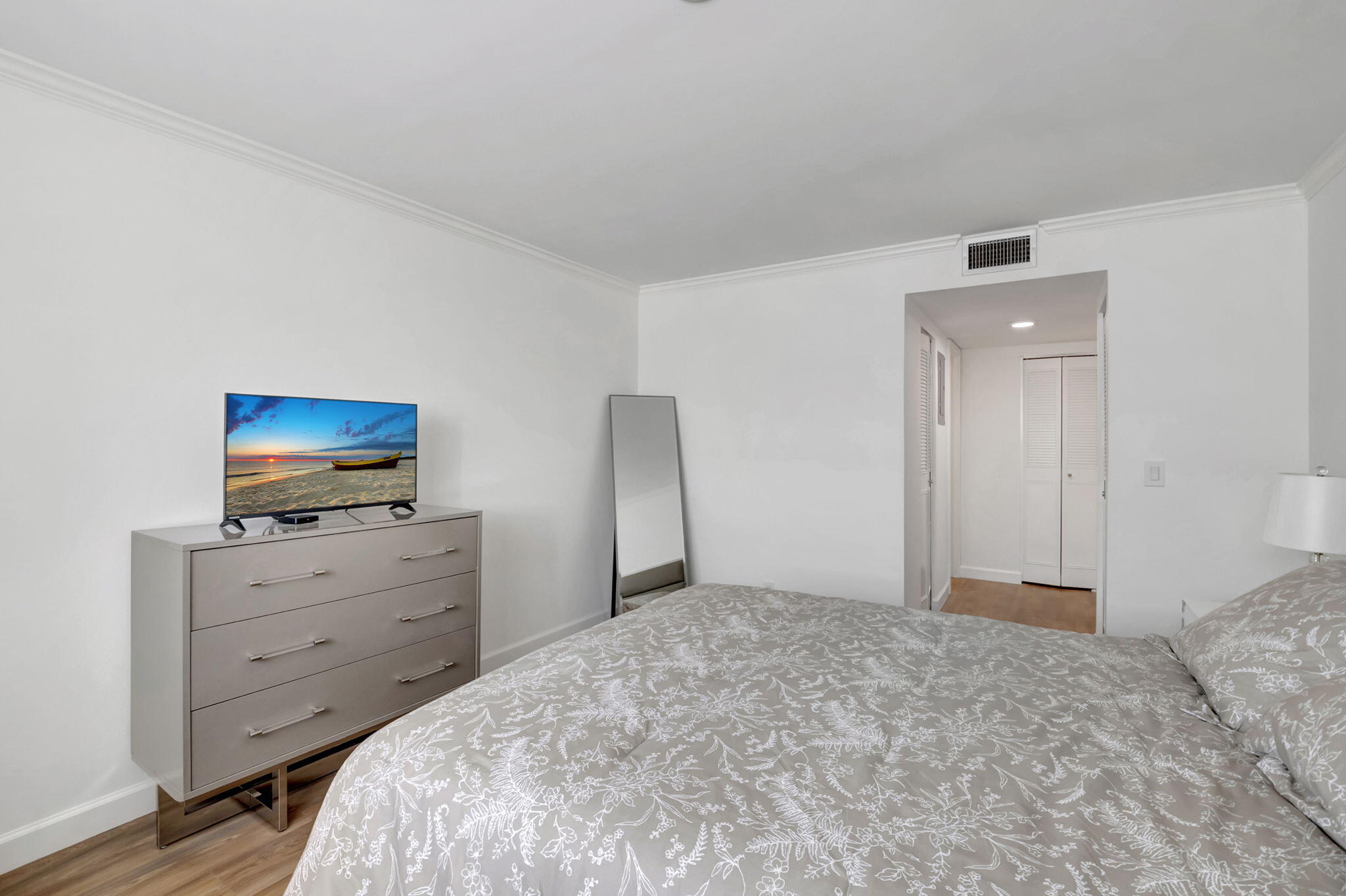 12 Colonial Club Drive 301