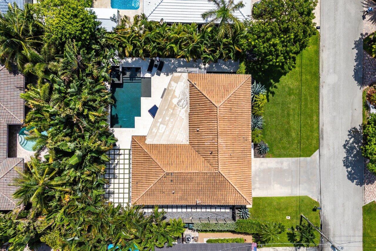 855 Berkeley Street ()