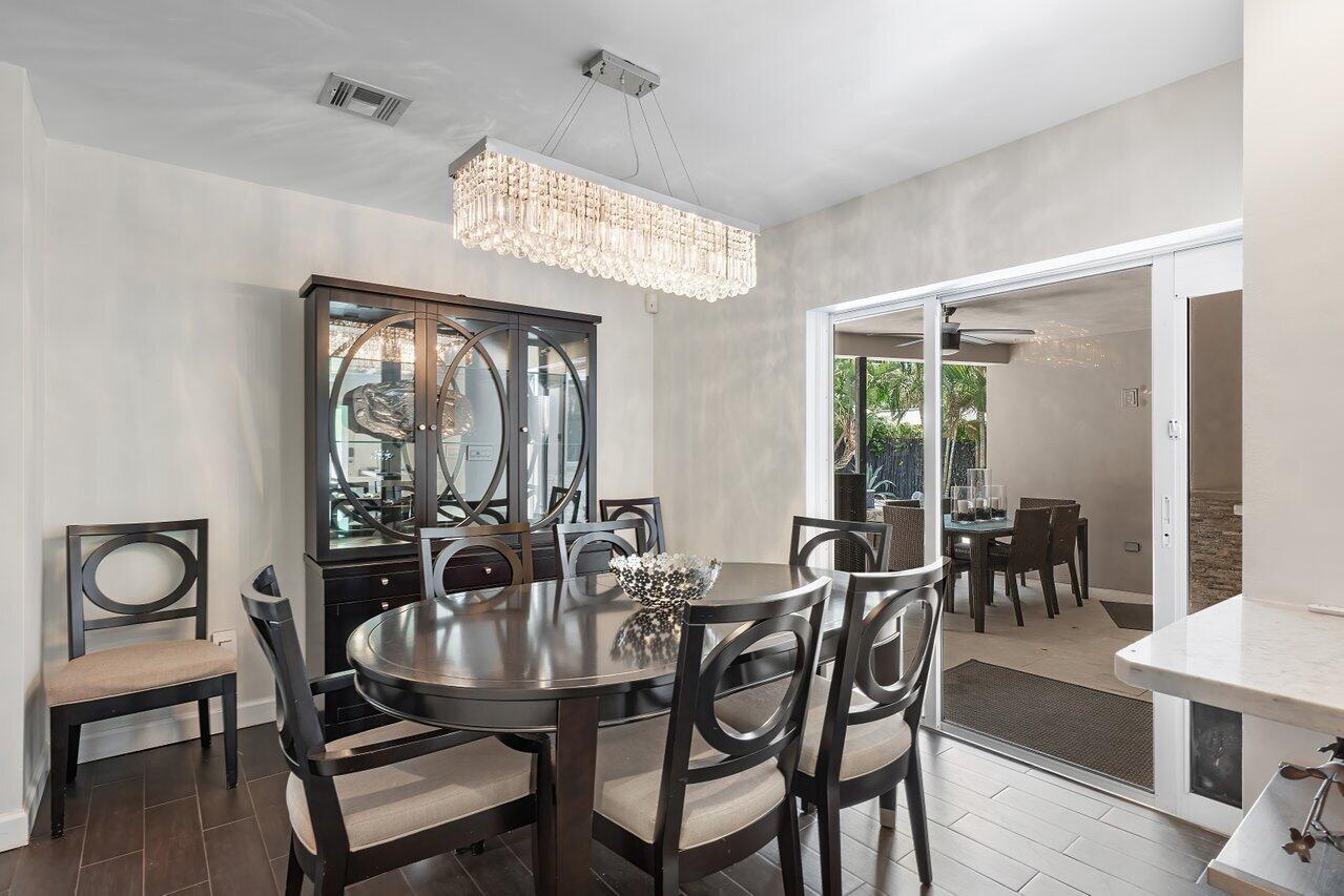 855 Berkeley Street ()