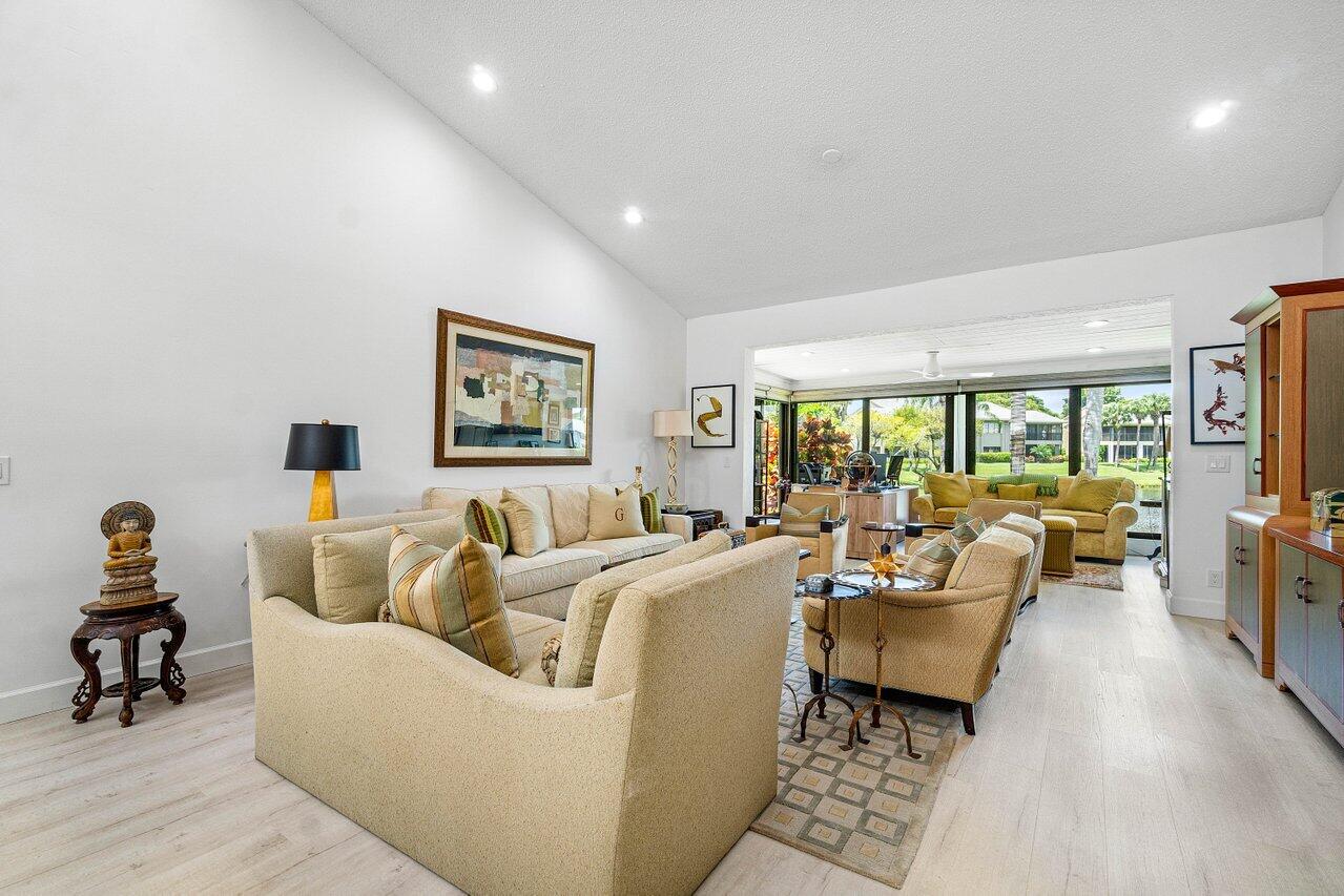 8 Eastgate Drive A