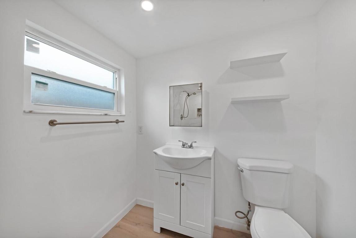 526 W Perry Street B, Lantana Unit: B