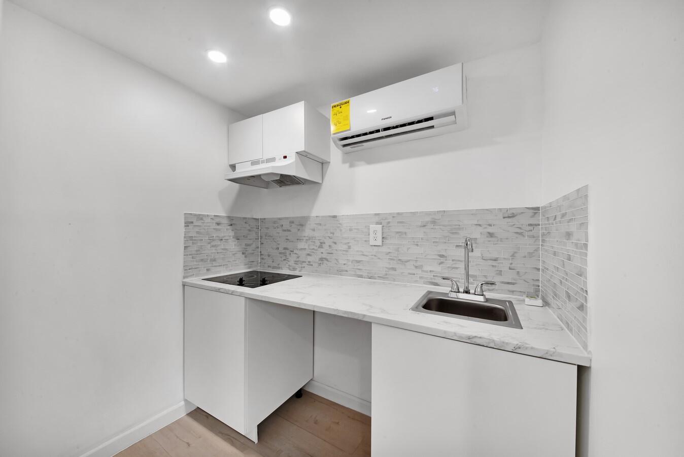 526 W Perry Street B, Lantana Unit: B