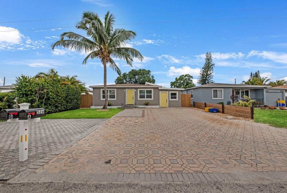 526 W Perry Street B, Lantana Unit: B