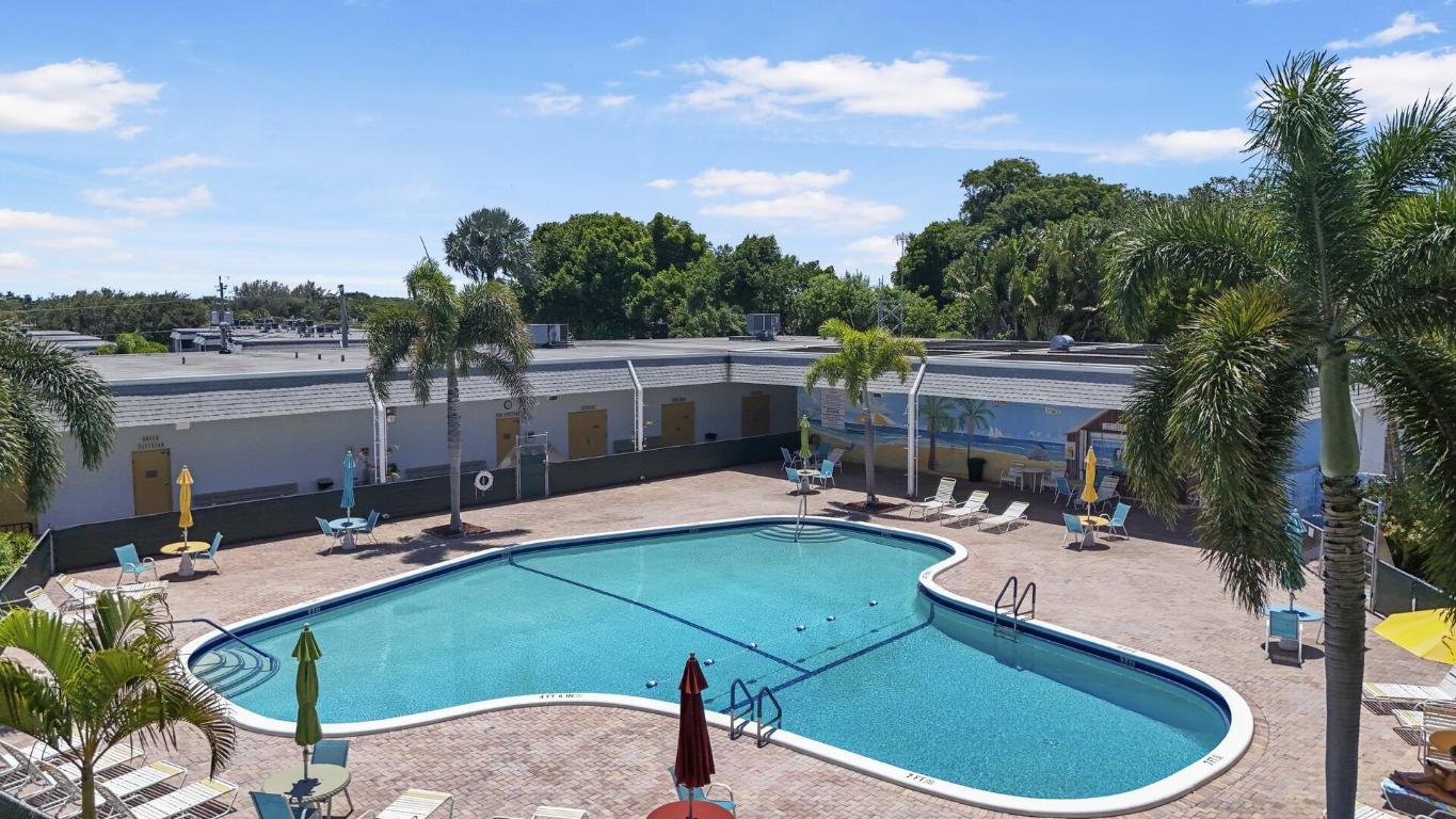 2920 Cynthia Lane 102, Lake Worth Beach Unit: 102