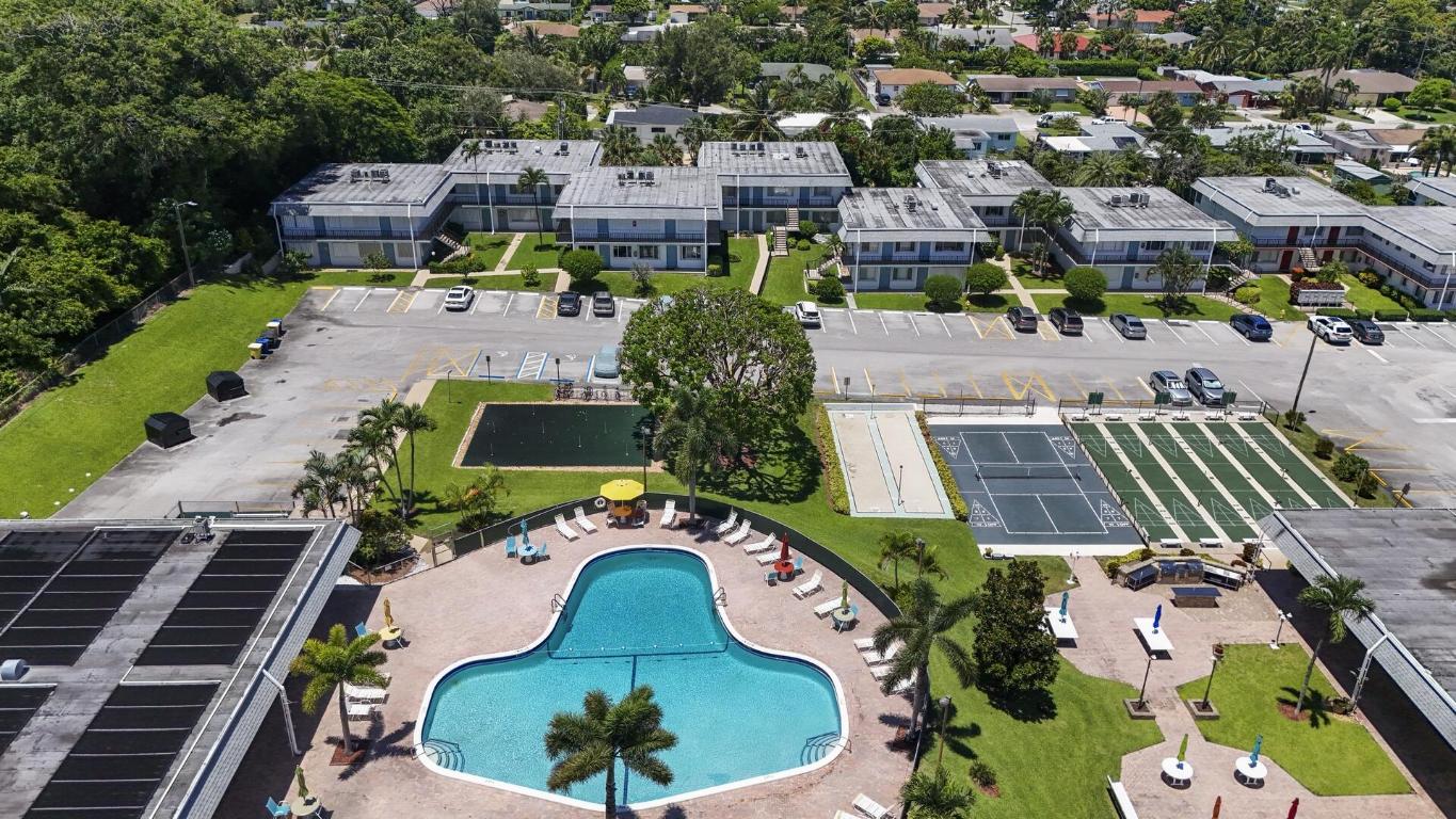 2920 Cynthia Lane 102, Lake Worth Beach Unit: 102