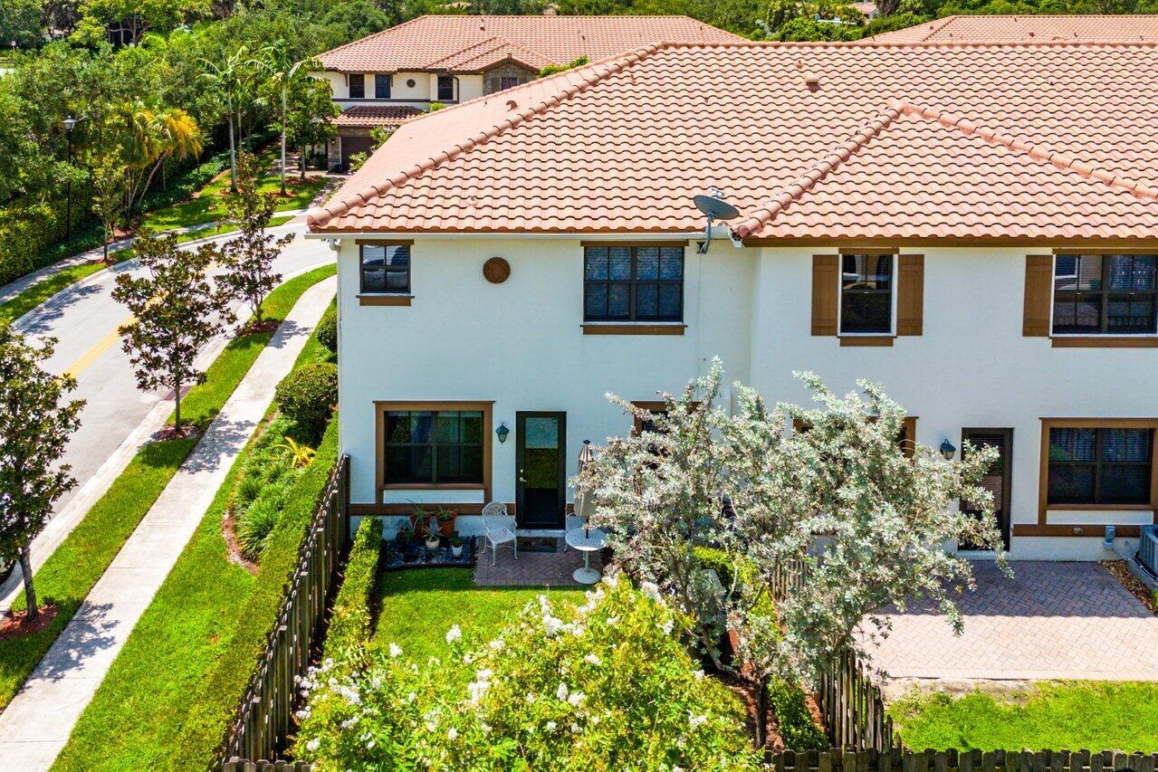 9571 Town Parc Circle S