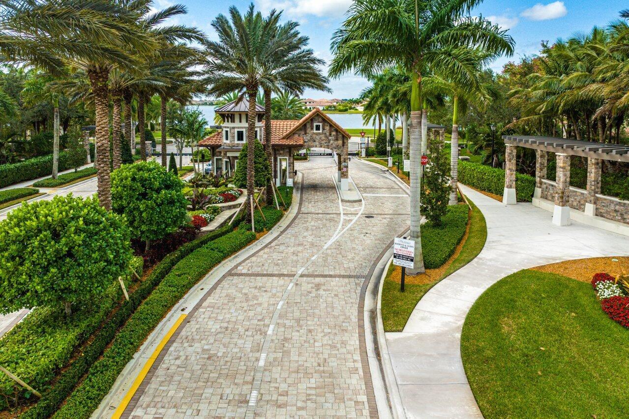 9571 Town Parc Circle S