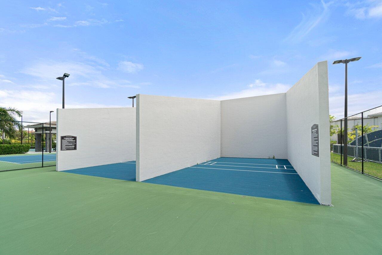 9571 Town Parc Circle S