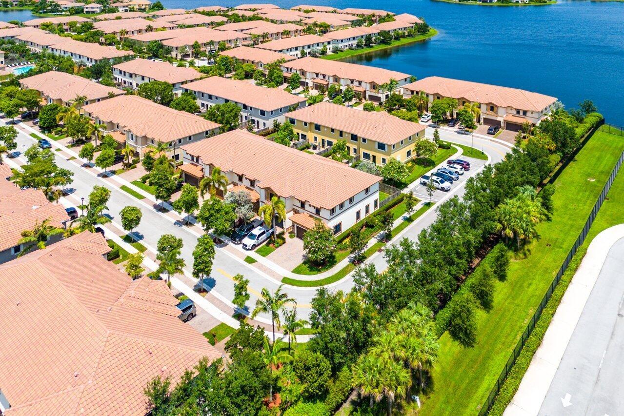 9571 Town Parc Circle S