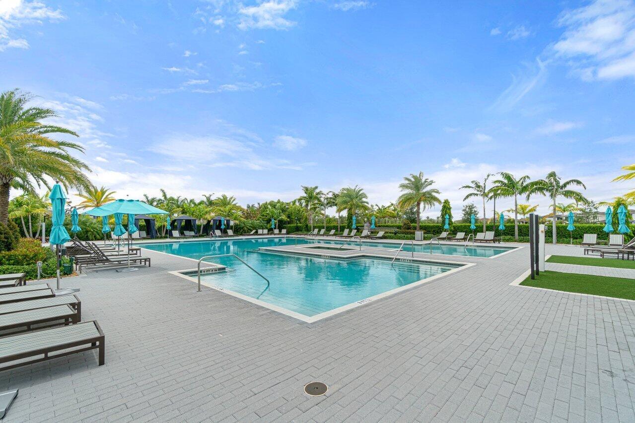 9571 Town Parc Circle S