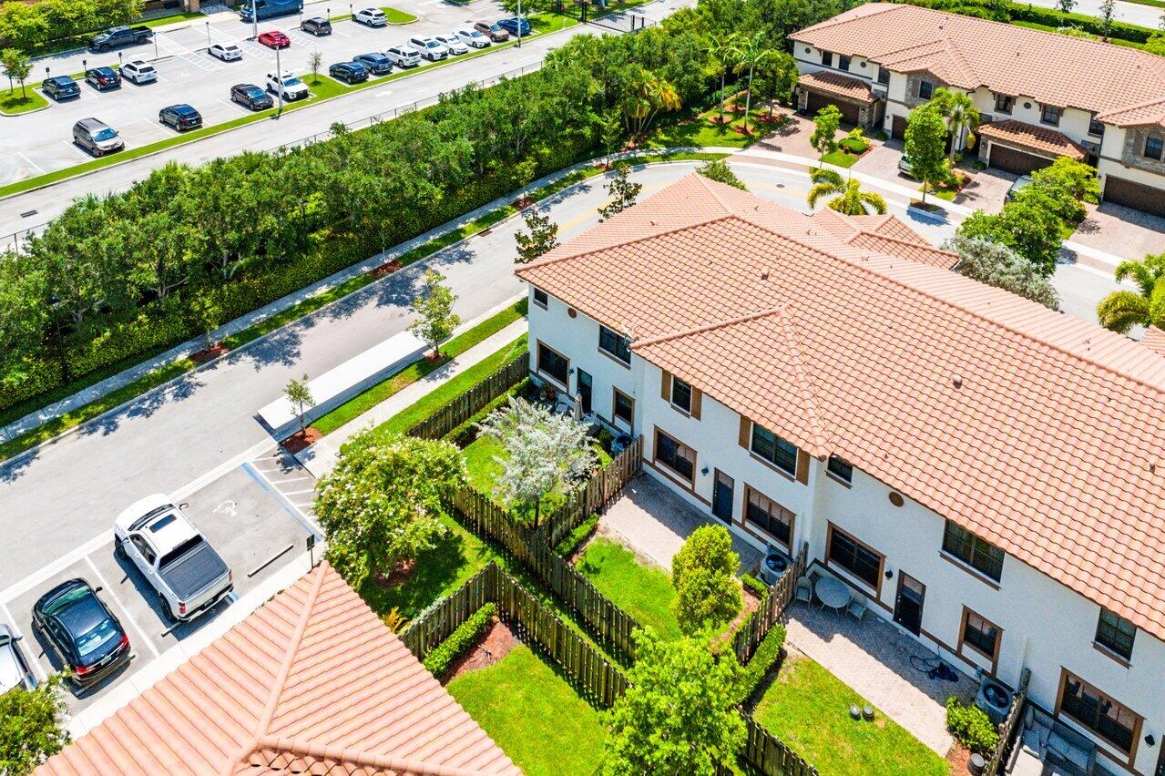 9571 Town Parc Circle S