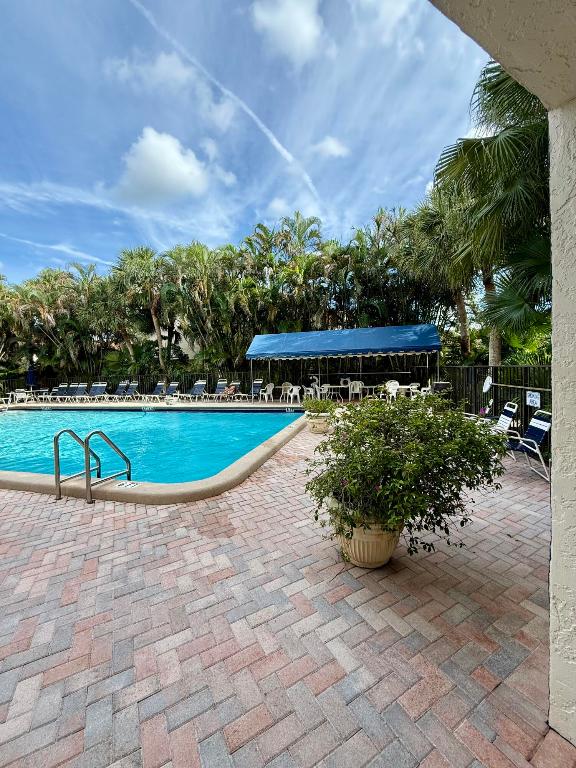 7888 La Mirada Drive, Boca Raton