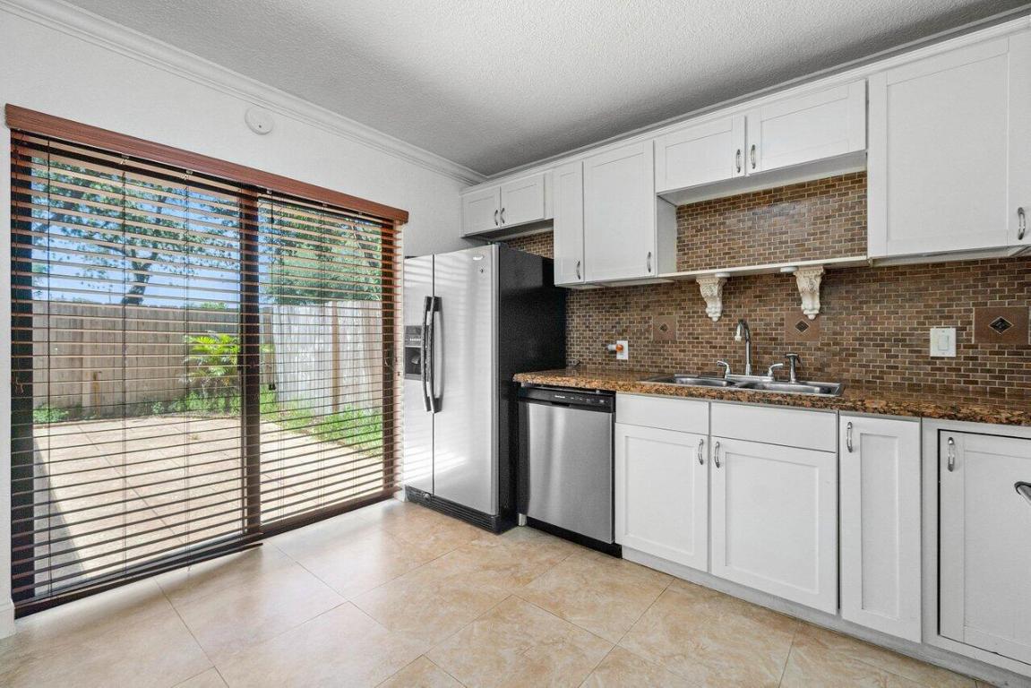 2453 Waterside Drive, Lake Worth