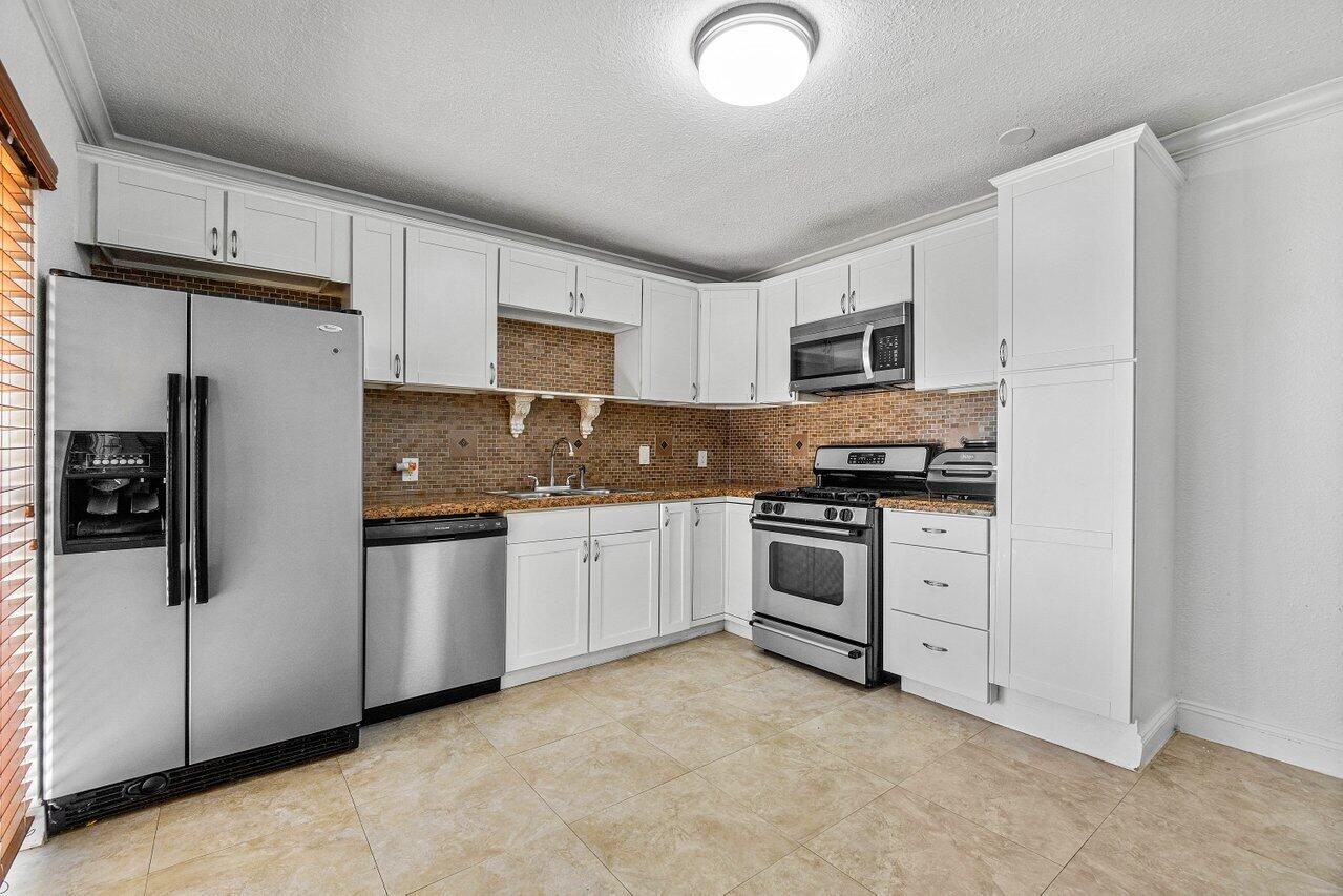 2453 Waterside Drive, Lake Worth