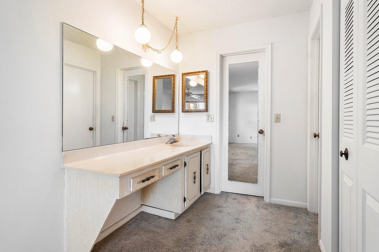 1341 NW 20th Avenue 204