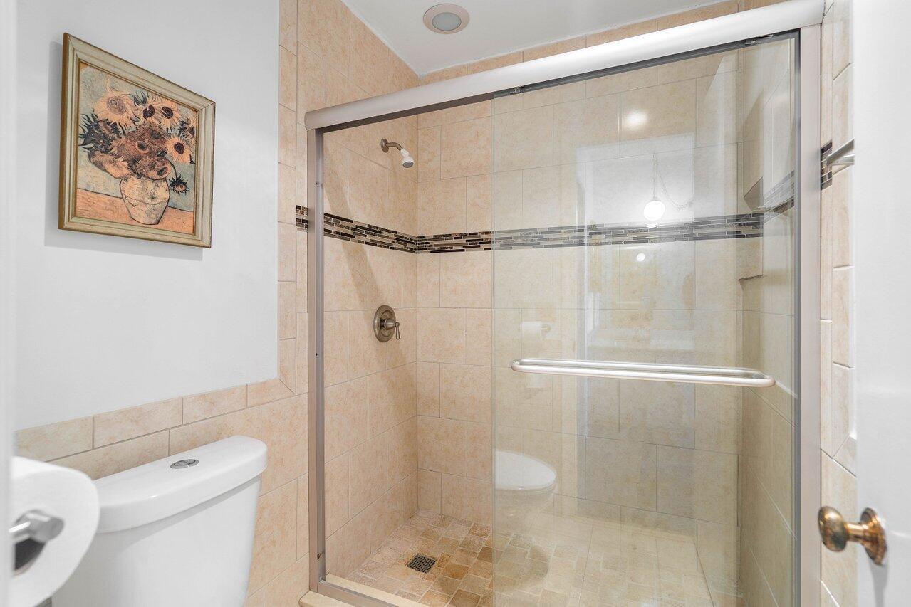 1341 NW 20th Avenue 204