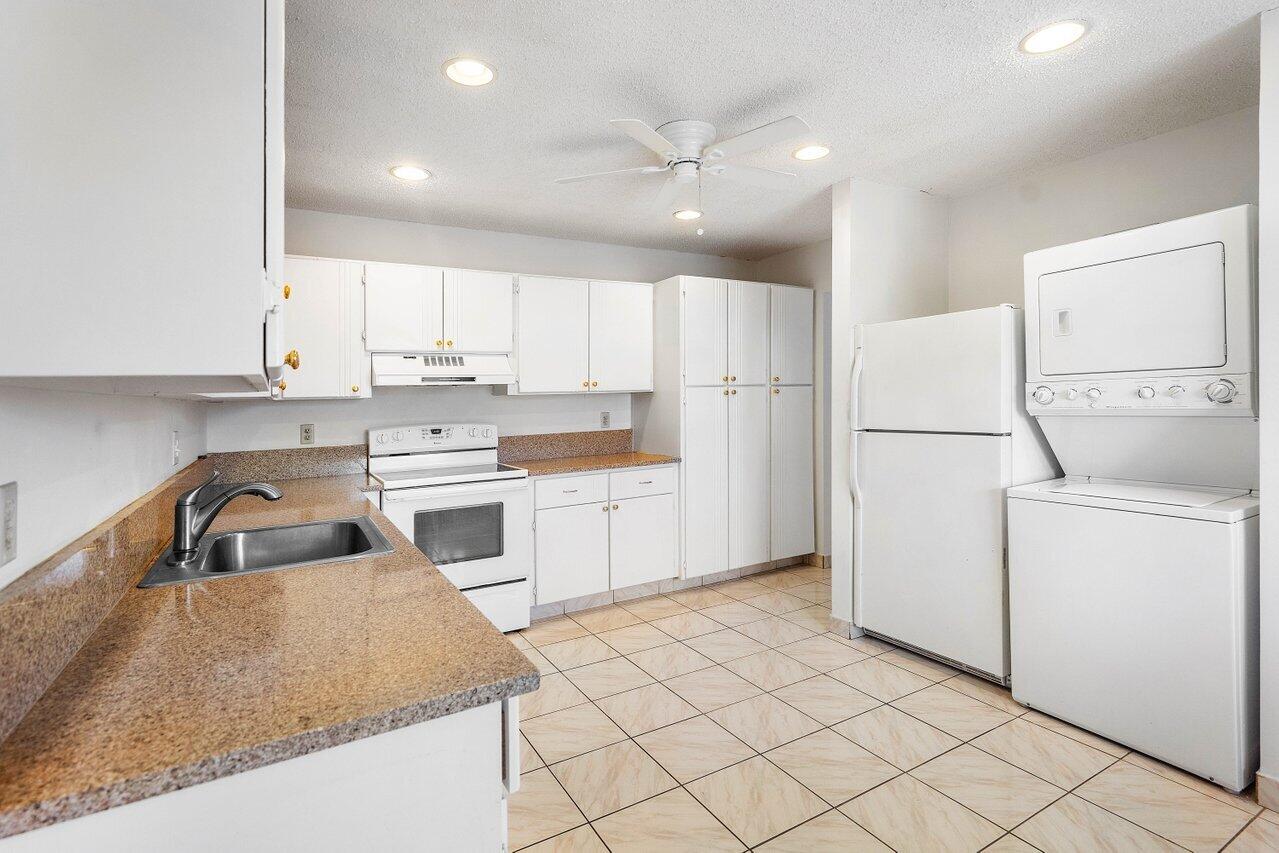 1341 NW 20th Avenue 204