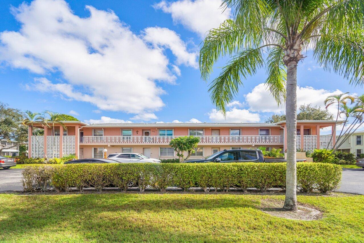 1341 NW 20th Avenue 204