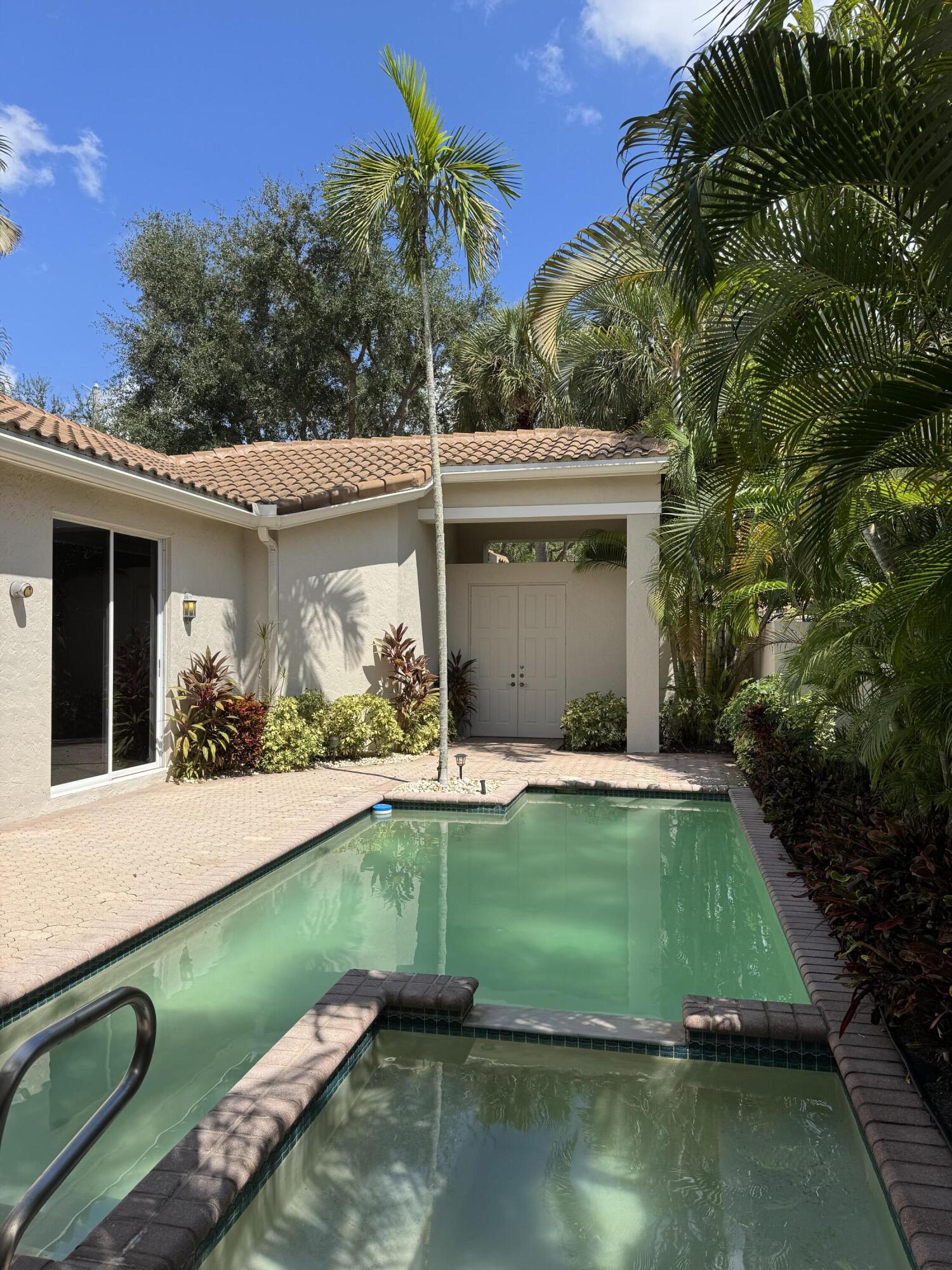 6689 NW 23rd Terrace