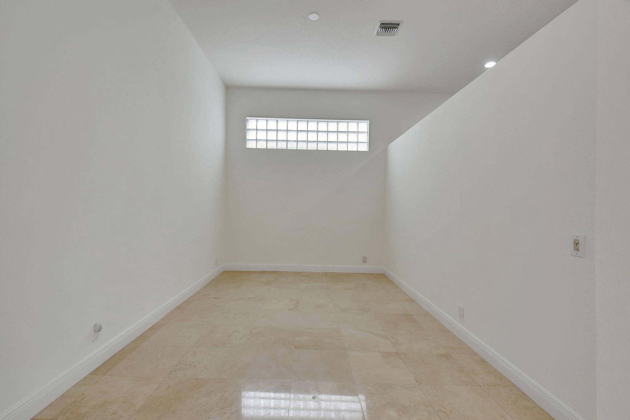 6689 NW 23rd Terrace