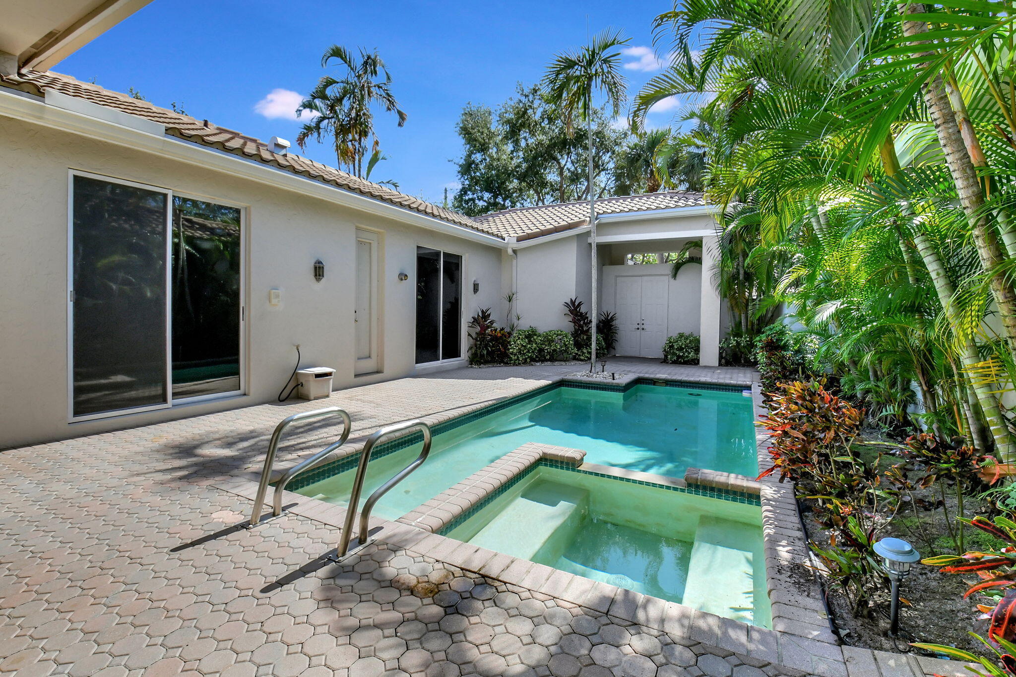 6689 NW 23rd Terrace