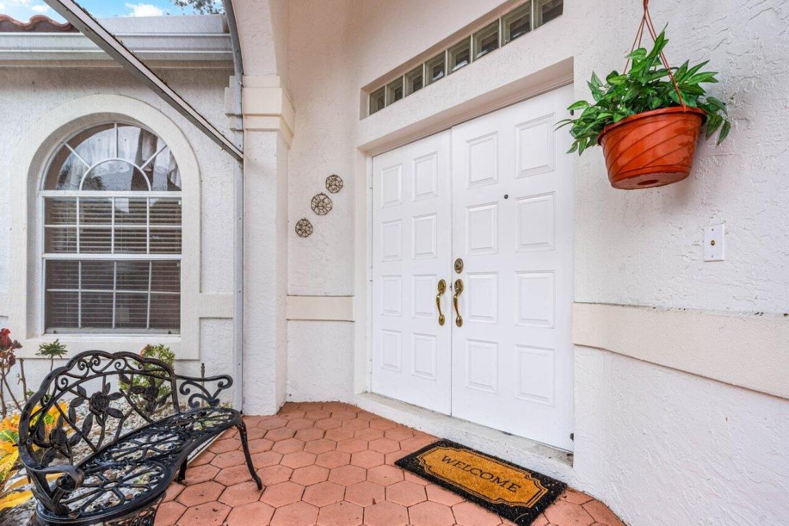 9756 Arbor View Drive S