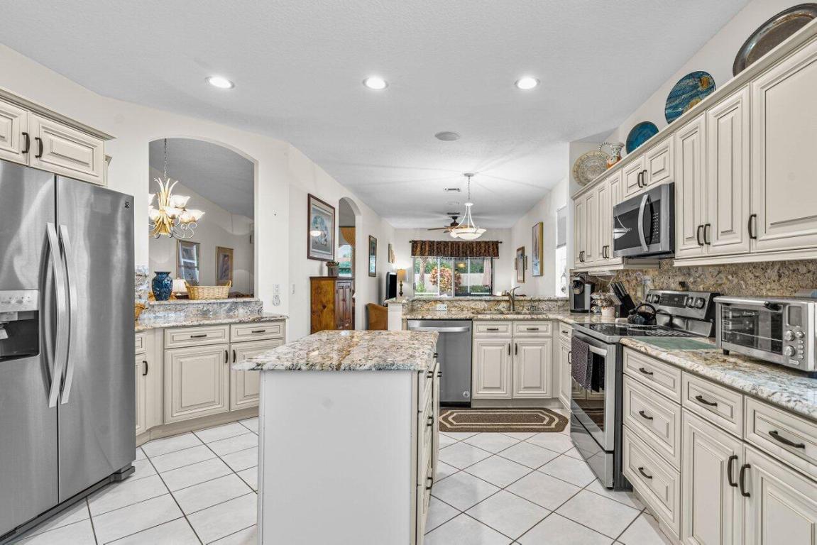 9756 Arbor View Drive S