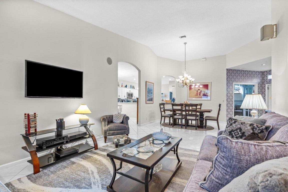 9756 Arbor View Drive S