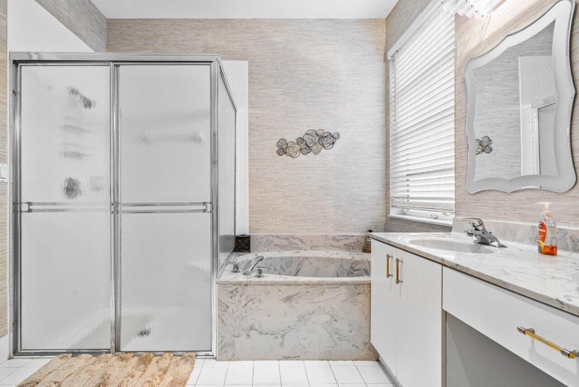 9756 Arbor View Drive S