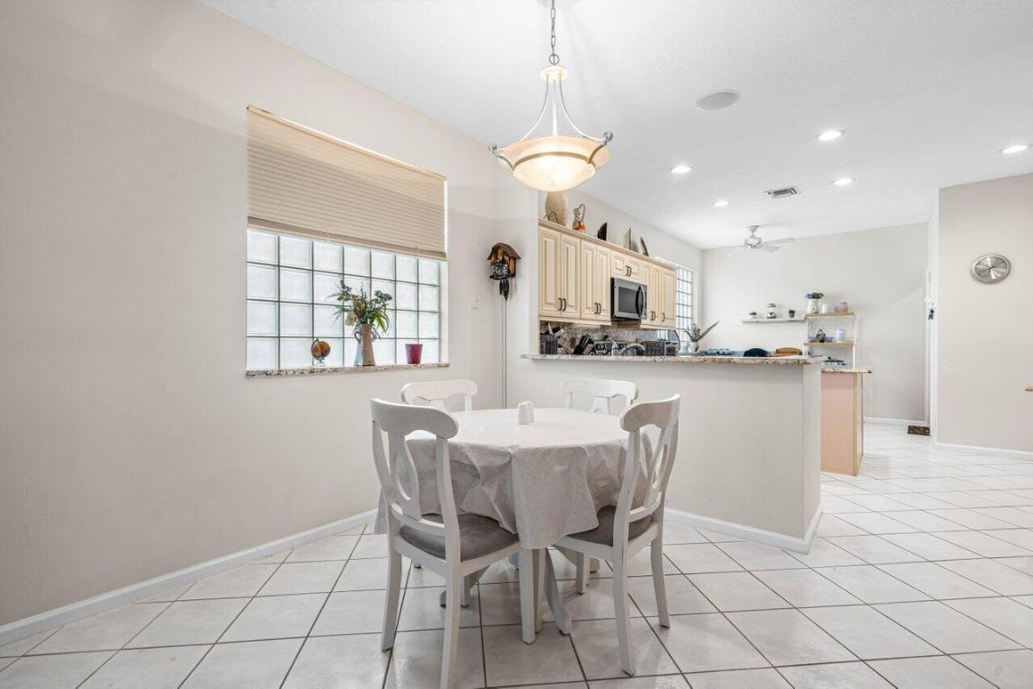 9756 Arbor View Drive S