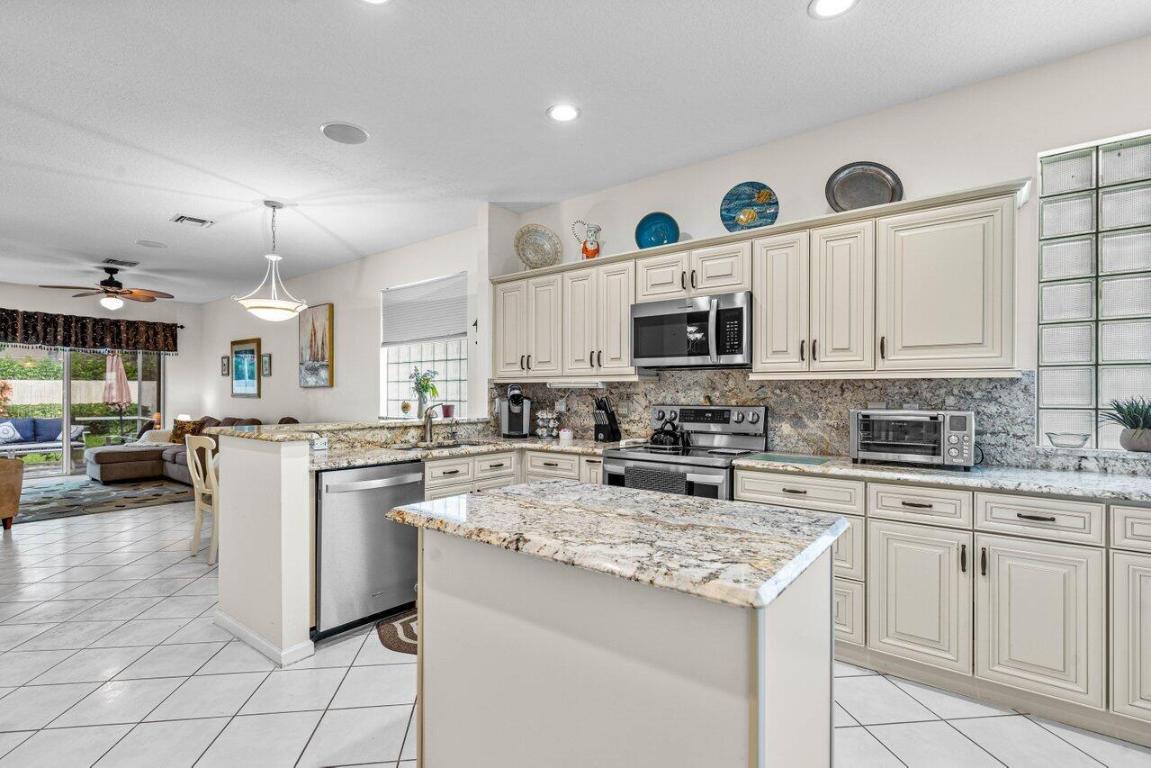 9756 Arbor View Drive S