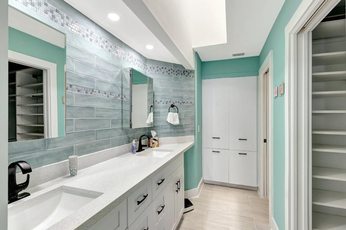 6142 SE Landing Way 16, Stuart Unit: 16